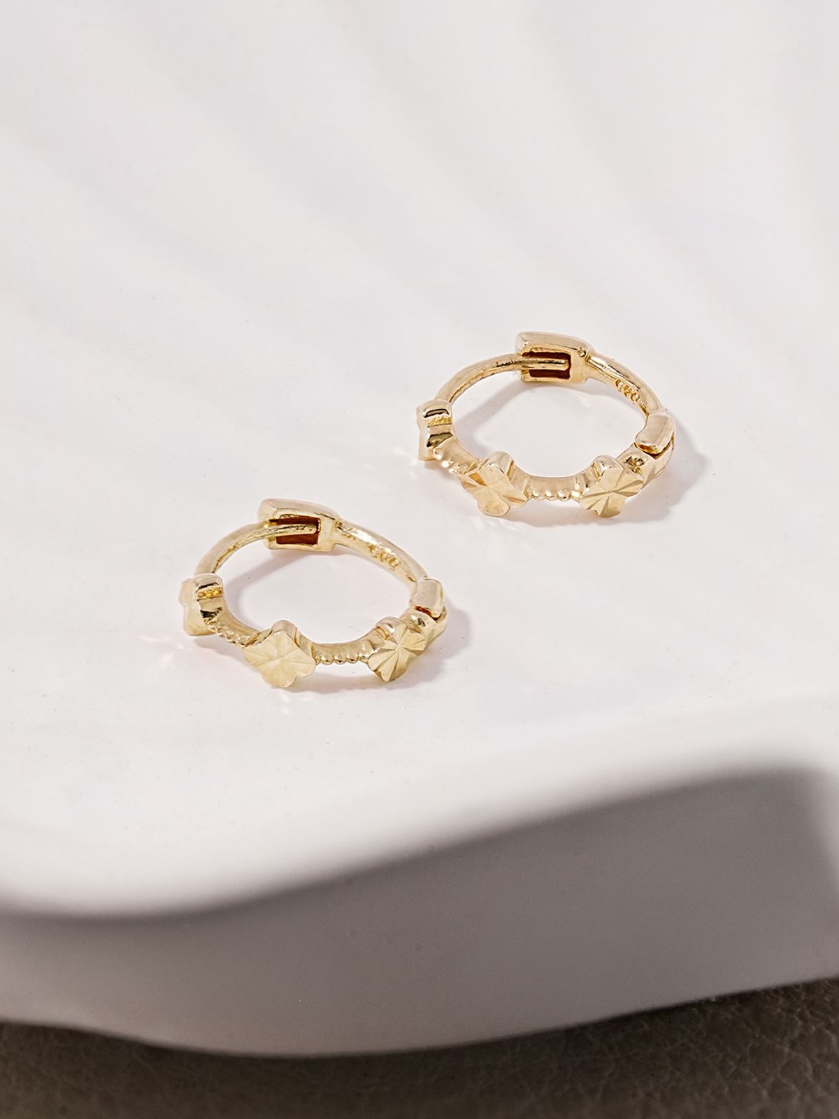 미니멀피어싱(MINIMALPIERCING) 14K 미니 클로버 라인 원터치 링 귀걸이