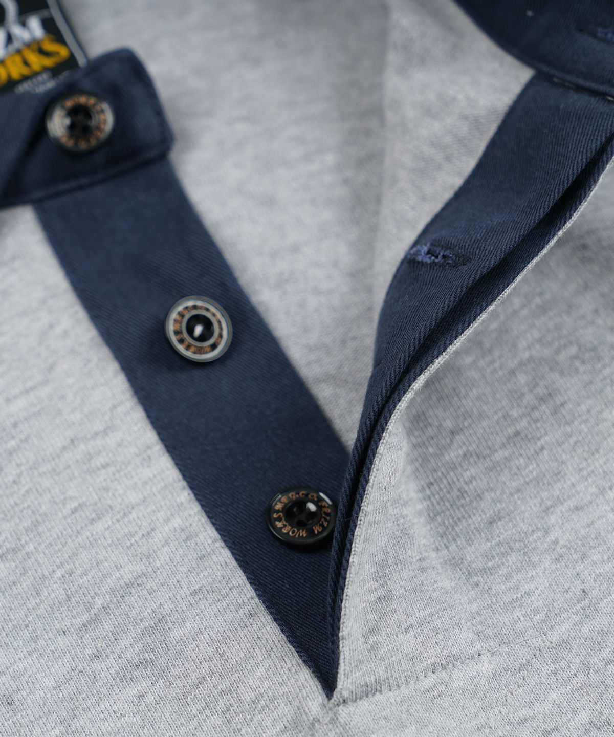프리즘웍스(FRIZMWORKS) NATIONAL AIR MAIL WEEK RUGBY TEE _ GRAY