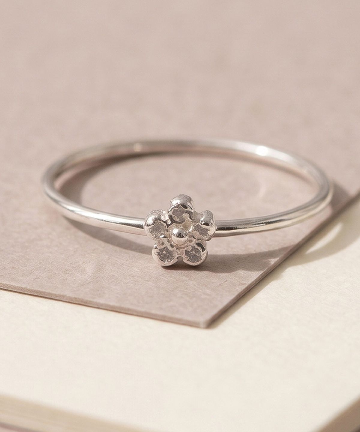 엘렌쥬얼리(HELENE JEWELRY) 실버 925 Silver 론도 플라워 큐빅 미스 링 은 실 반지