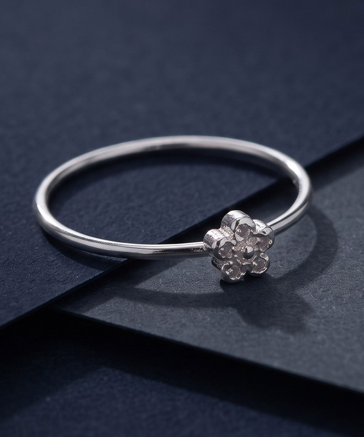 엘렌쥬얼리(HELENE JEWELRY) 실버 925 Silver 론도 플라워 큐빅 미스 링 은 실 반지