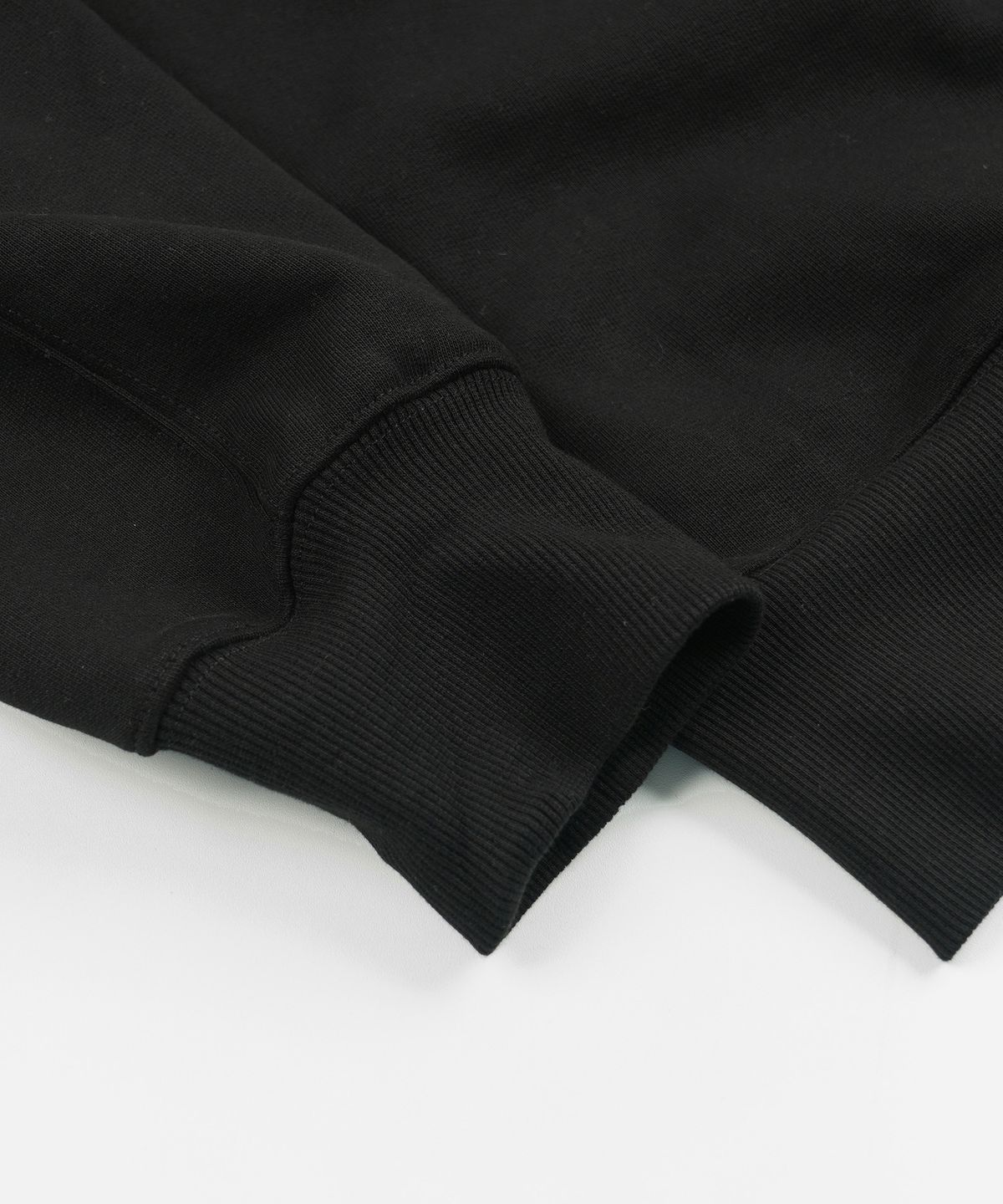 프리즘웍스(FRIZMWORKS) SPRINT WITH BLINDFOLD SWEATSHIRT _ BLACK