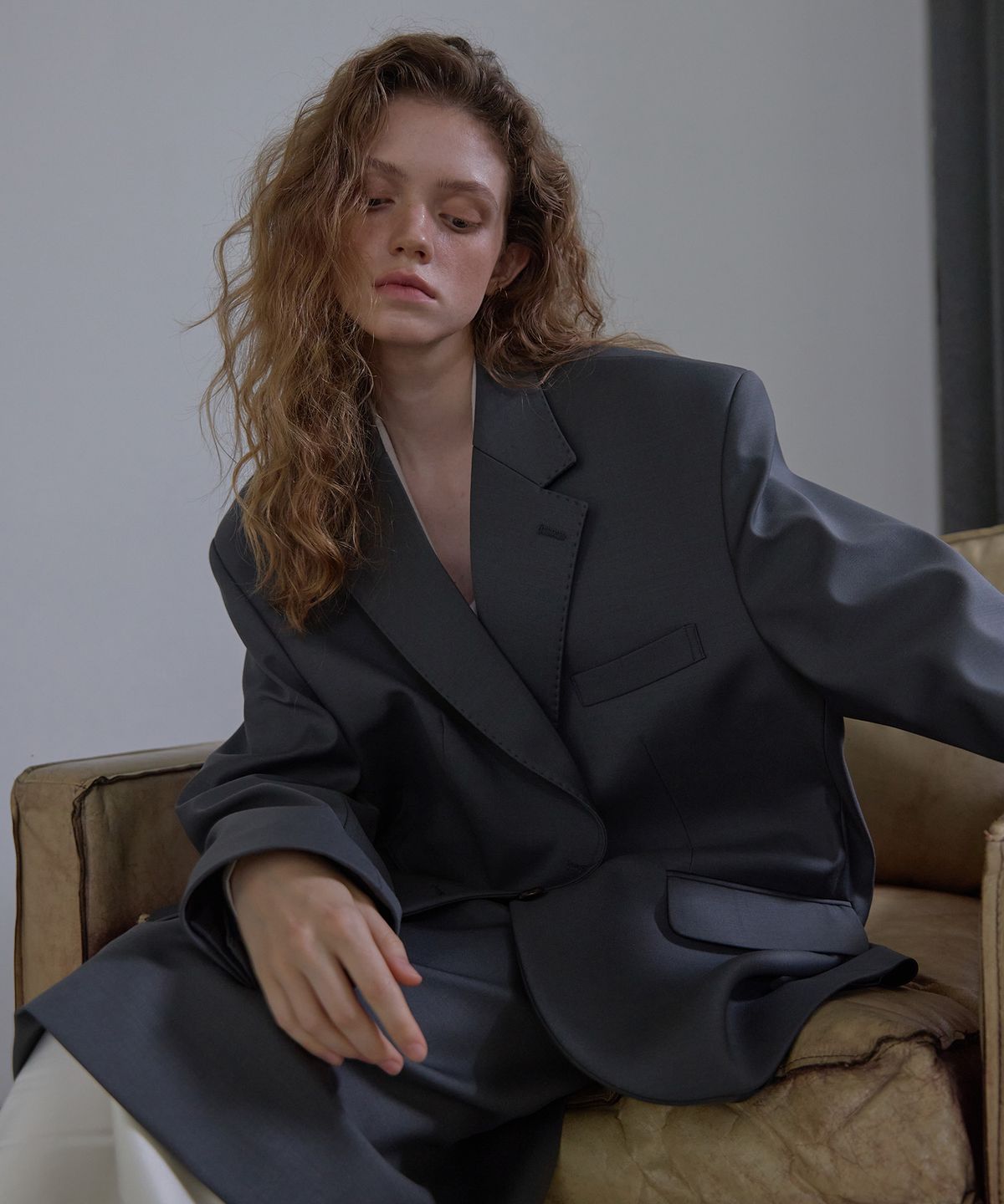 론크(LONQUE) STITCH OVERSIZED SINGLE JACKET (GRAY)