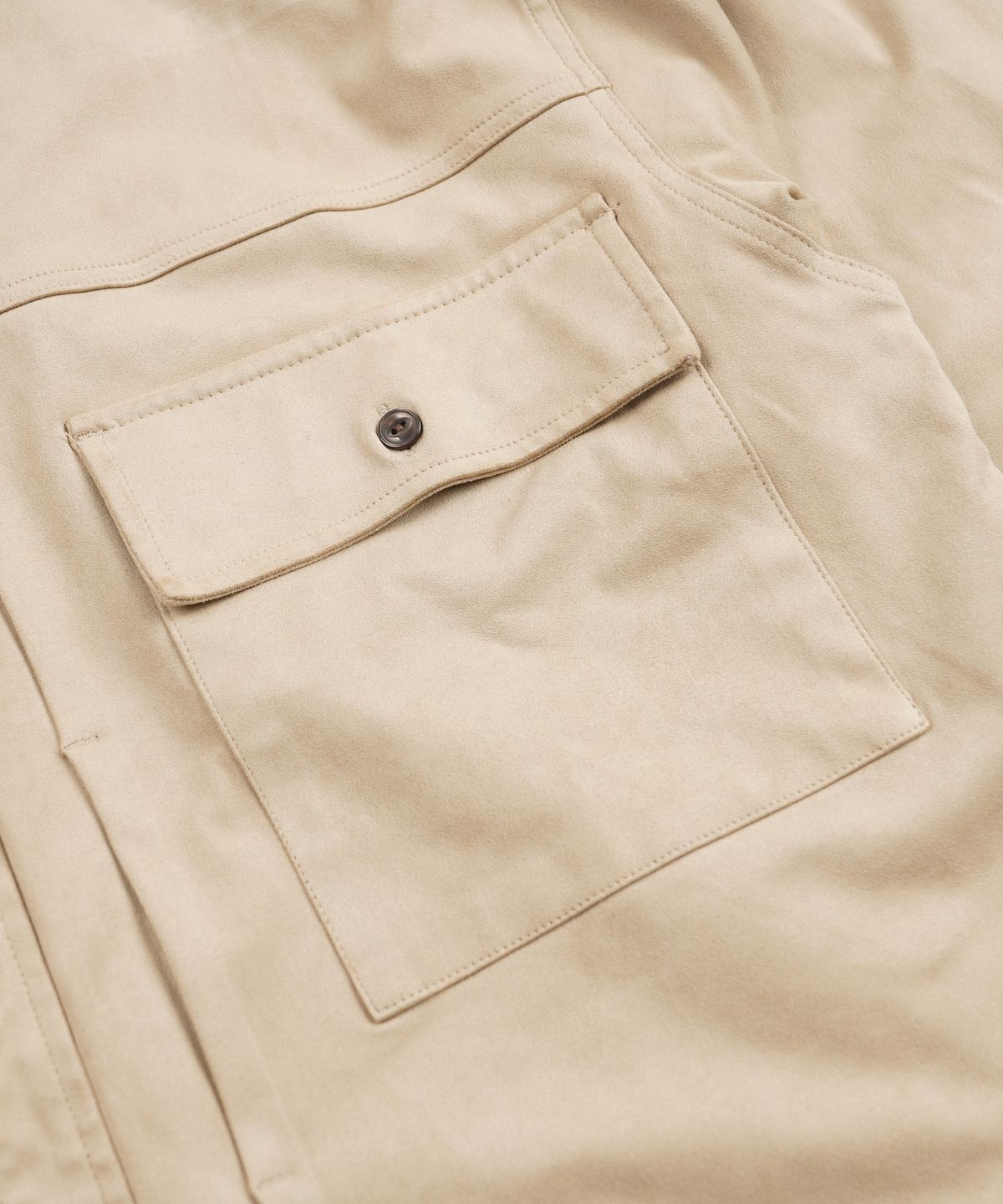 프리즘웍스(FRIZMWORKS) SUEDE TRUCKER RELAXED SHIRT _ SAND