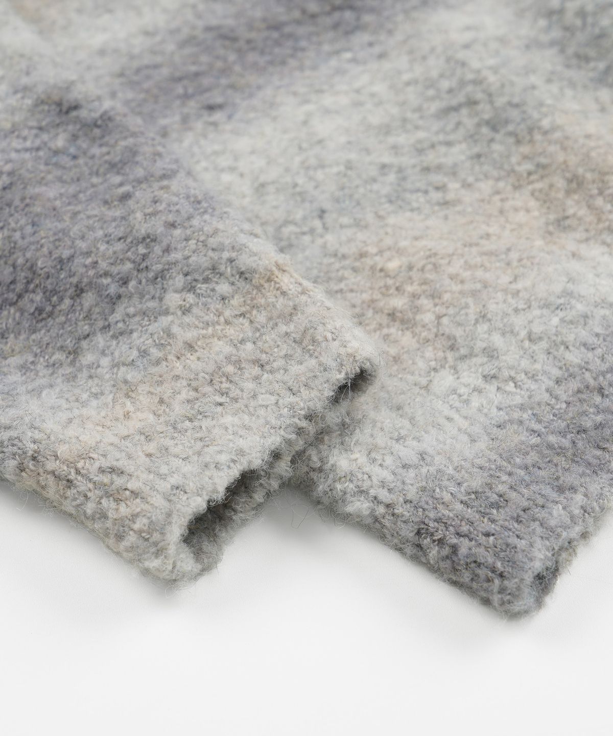 프리즘웍스(FRIZMWORKS) GRADATION BOUCLE KNIT _ FOG