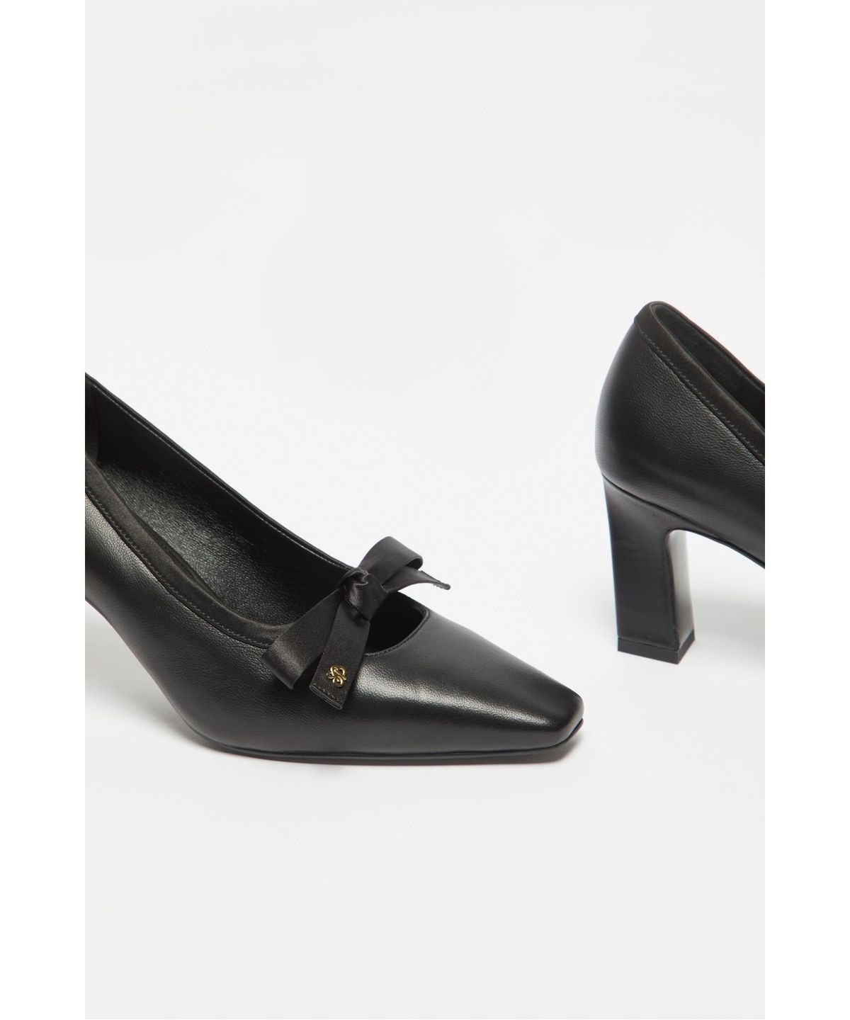 슈콤마보니(SUECOMMA BONNIE) Melrow pumps(black)_DG1BA26502BLK
