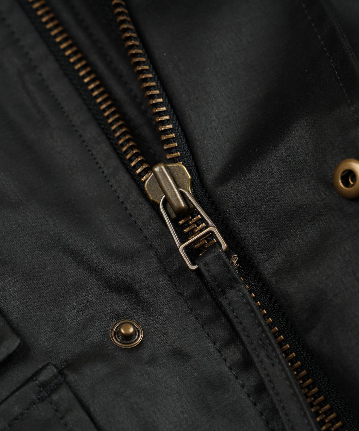 프리즘웍스(FRIZMWORKS) WAXED COTTON HERITAGE HUNTING JACKET _ BLACK