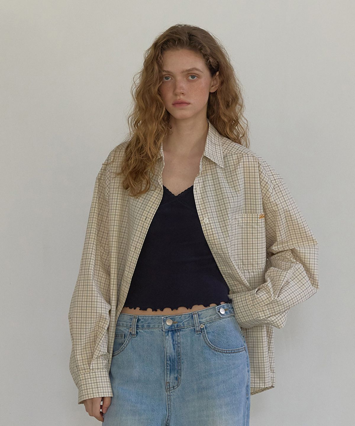 론크(LONQUE) OVERSIZED LOGO CHECK SHIRT (IVORY)