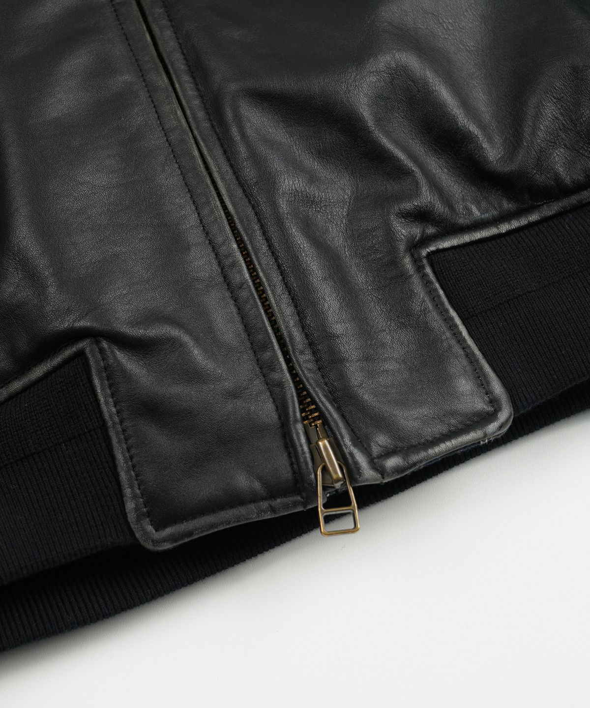 프리즘웍스(FRIZMWORKS) PATINA COWHIDE TANKER JACKET _ WASHED BLACK