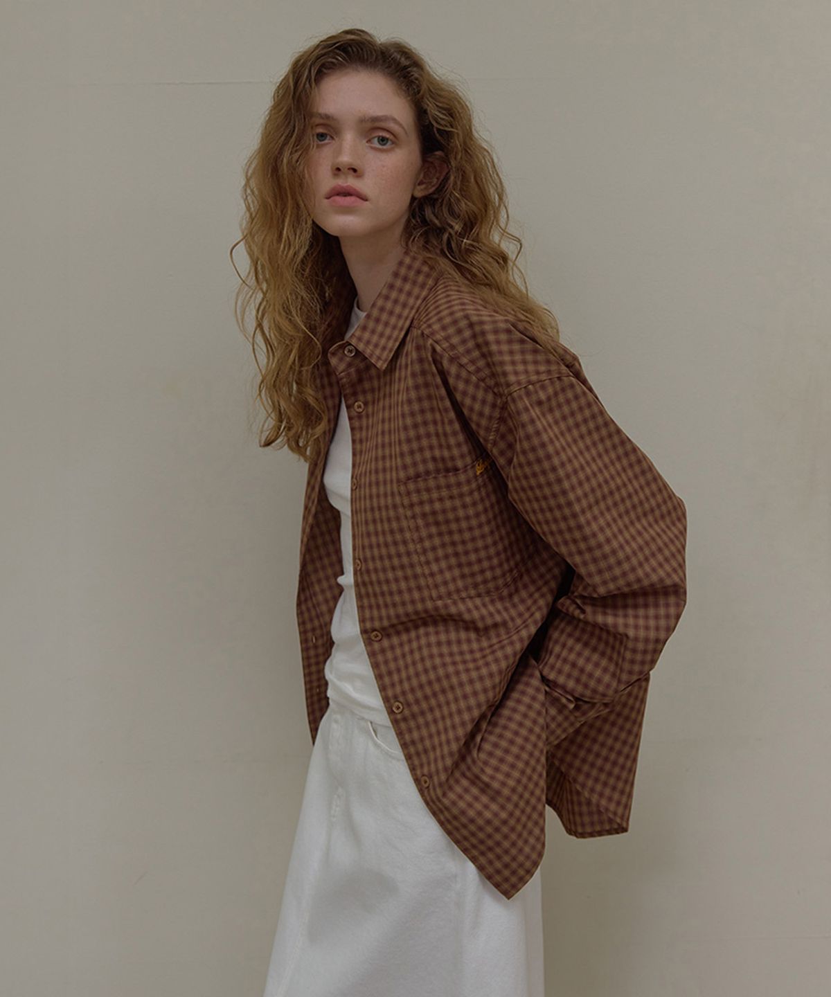 론크(LONQUE) OVERSIZED LOGO CHECK SHIRT (BROWN)
