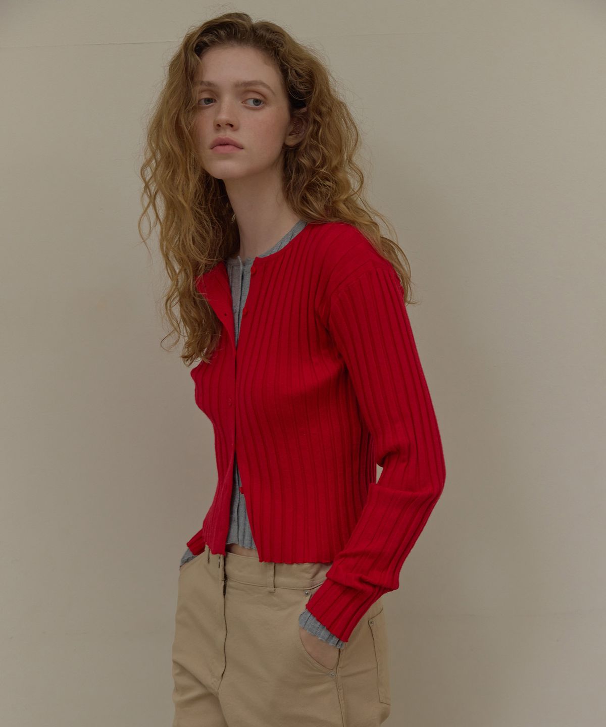 론크(LONQUE) BUTTON UP RIBBED ROUND CARDIGAN (RED)