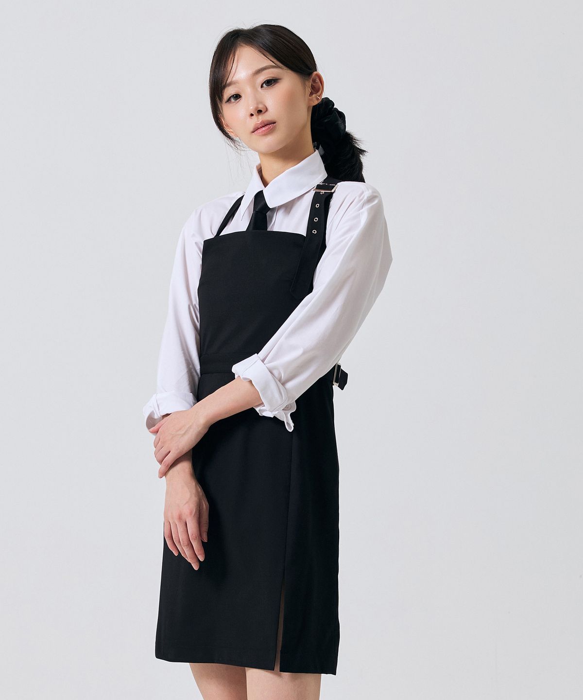 아리킴(ARIKIM) ASTRAL BUCKLE MINI DRESS / BLACK