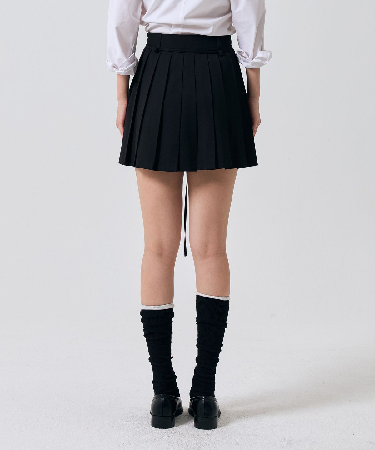 아리킴(ARIKIM) SWAN PLEATS SKIRT PANTS / BLACK