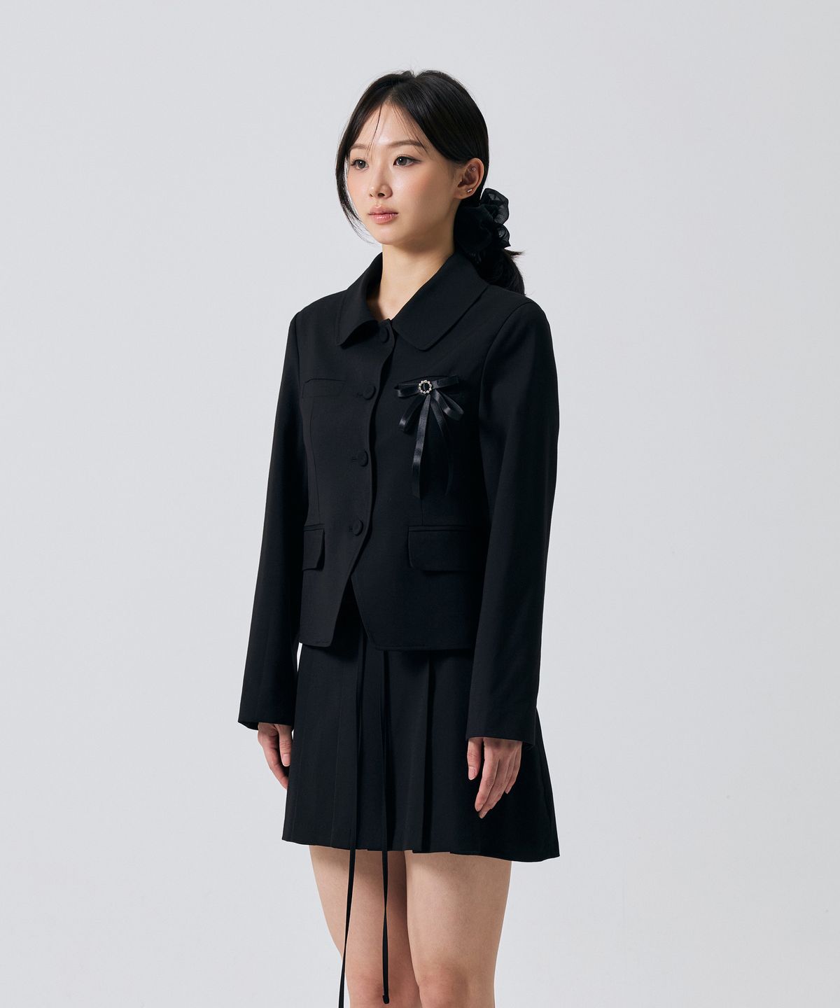 아리킴(ARIKIM) SWAN CROP JACKET / BLACK