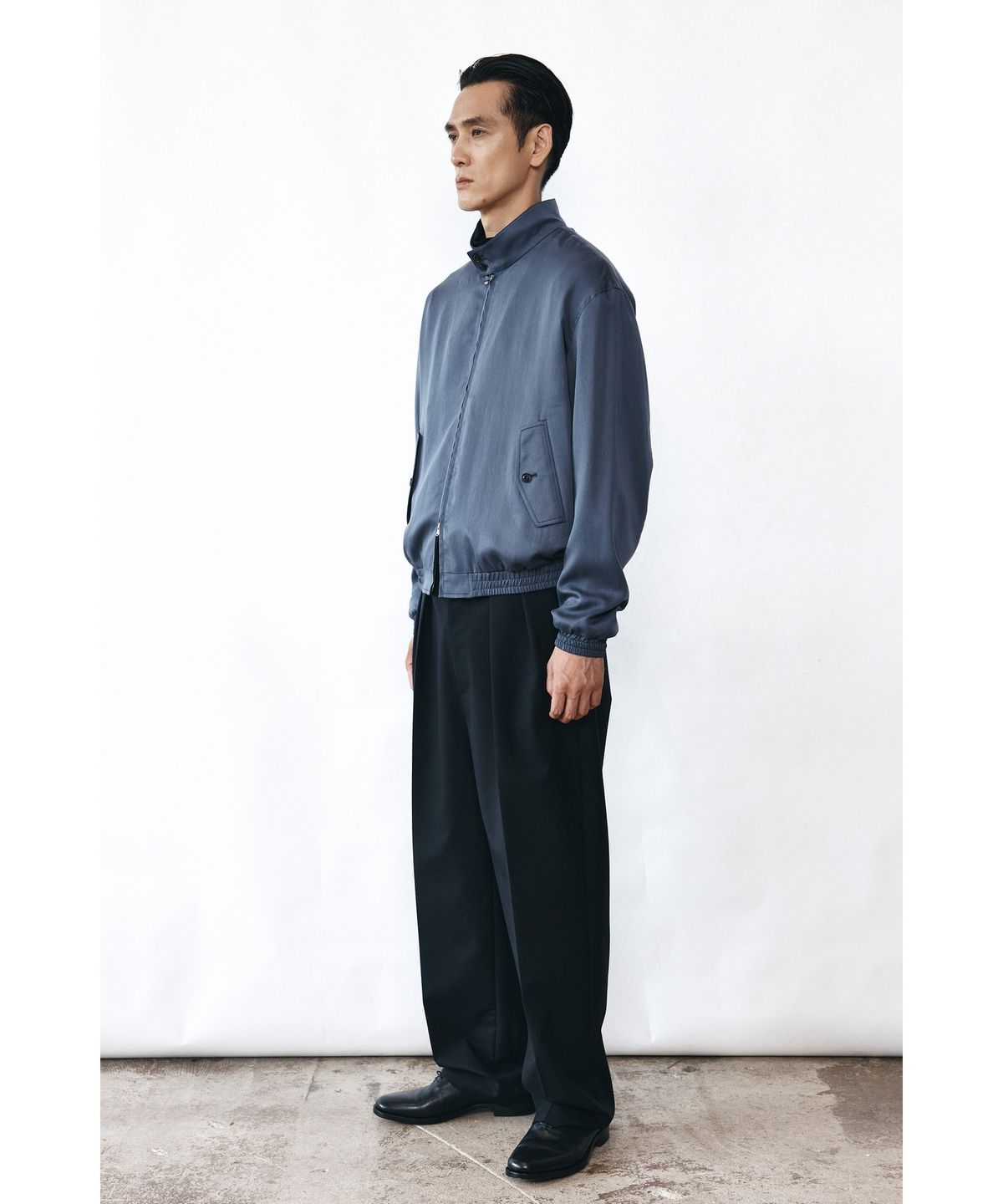 유스(YOUTH) 2-Pleated Tapered Pants - Black
