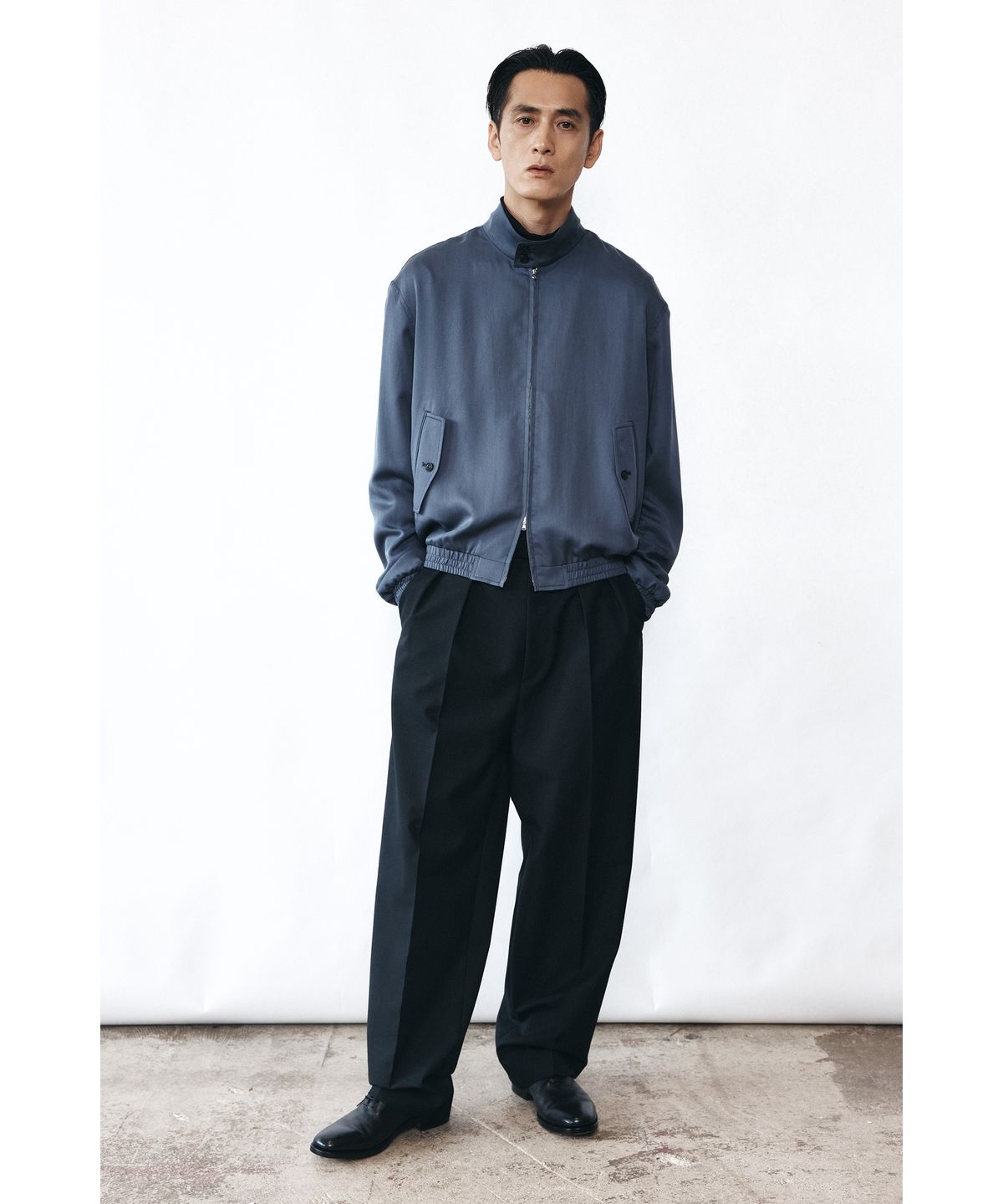 유스(YOUTH) 2-Pleated Tapered Pants - Black