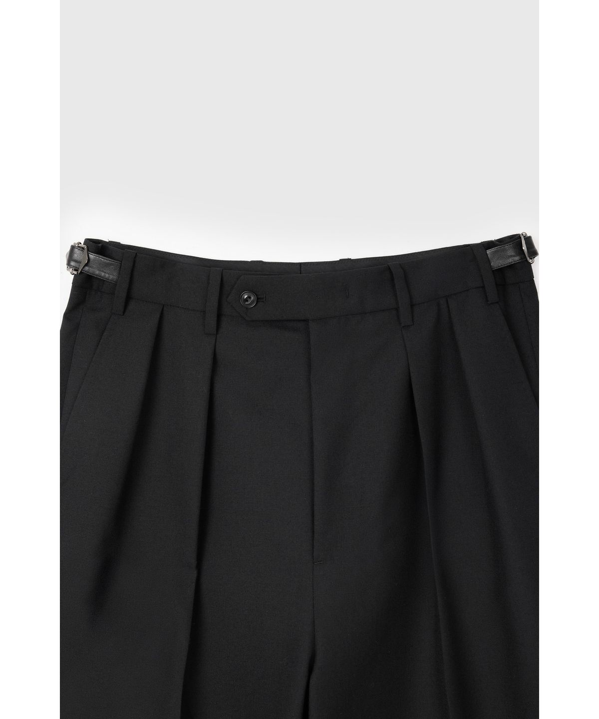 유스(YOUTH) 2-Pleated Tapered Pants - Black