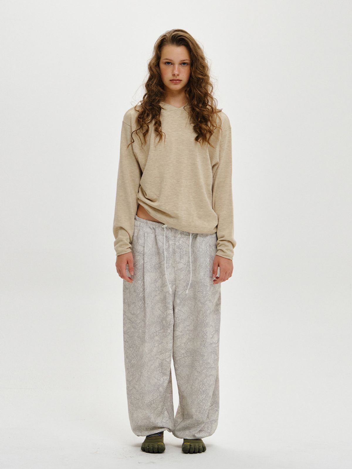 플리즈프로젝트(PLZPROJECT) PATTERN RELAXED JOGGER PANTS, LIGHT GRAY