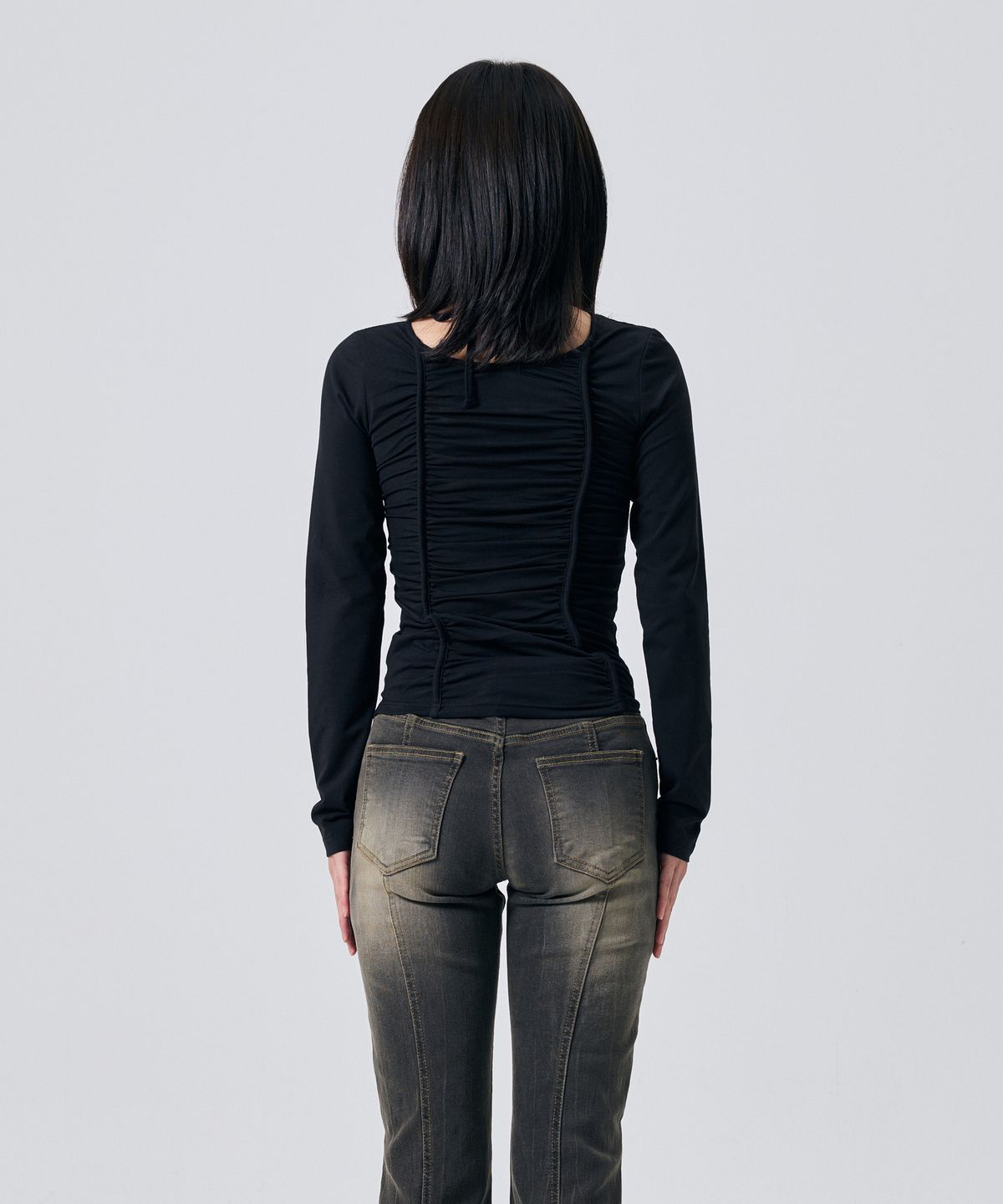 아리킴(ARIKIM) LISE SHIRRING TOP / BLACK