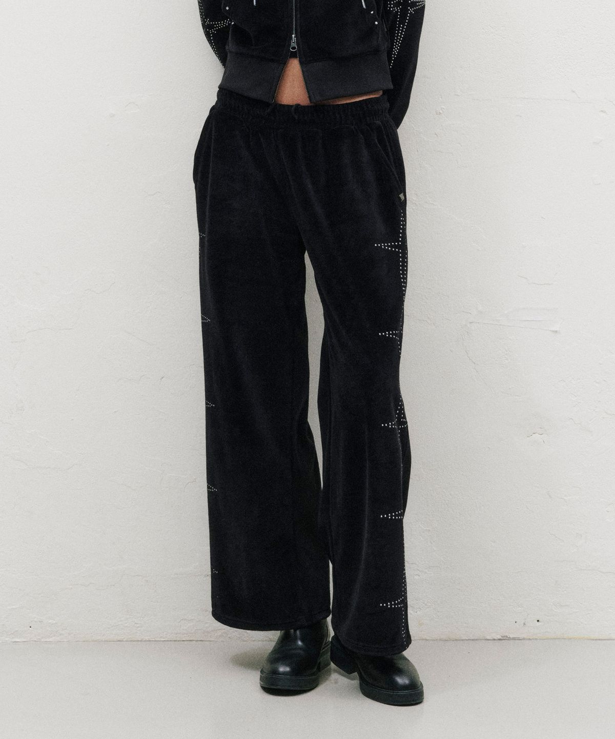 브라운브레스(BROWNBREATH) W STUD POINT VELVET PANTS (2colors)