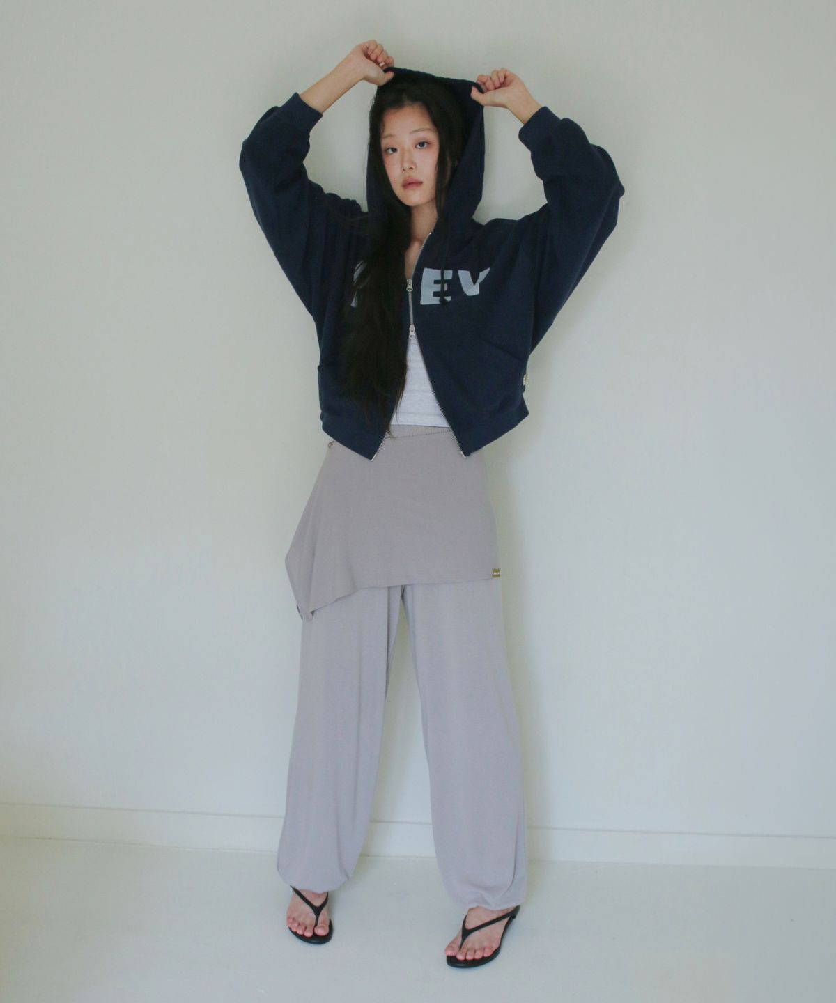 포에브(POEV) Layered Balloon Jogger Pants - Warm Grey