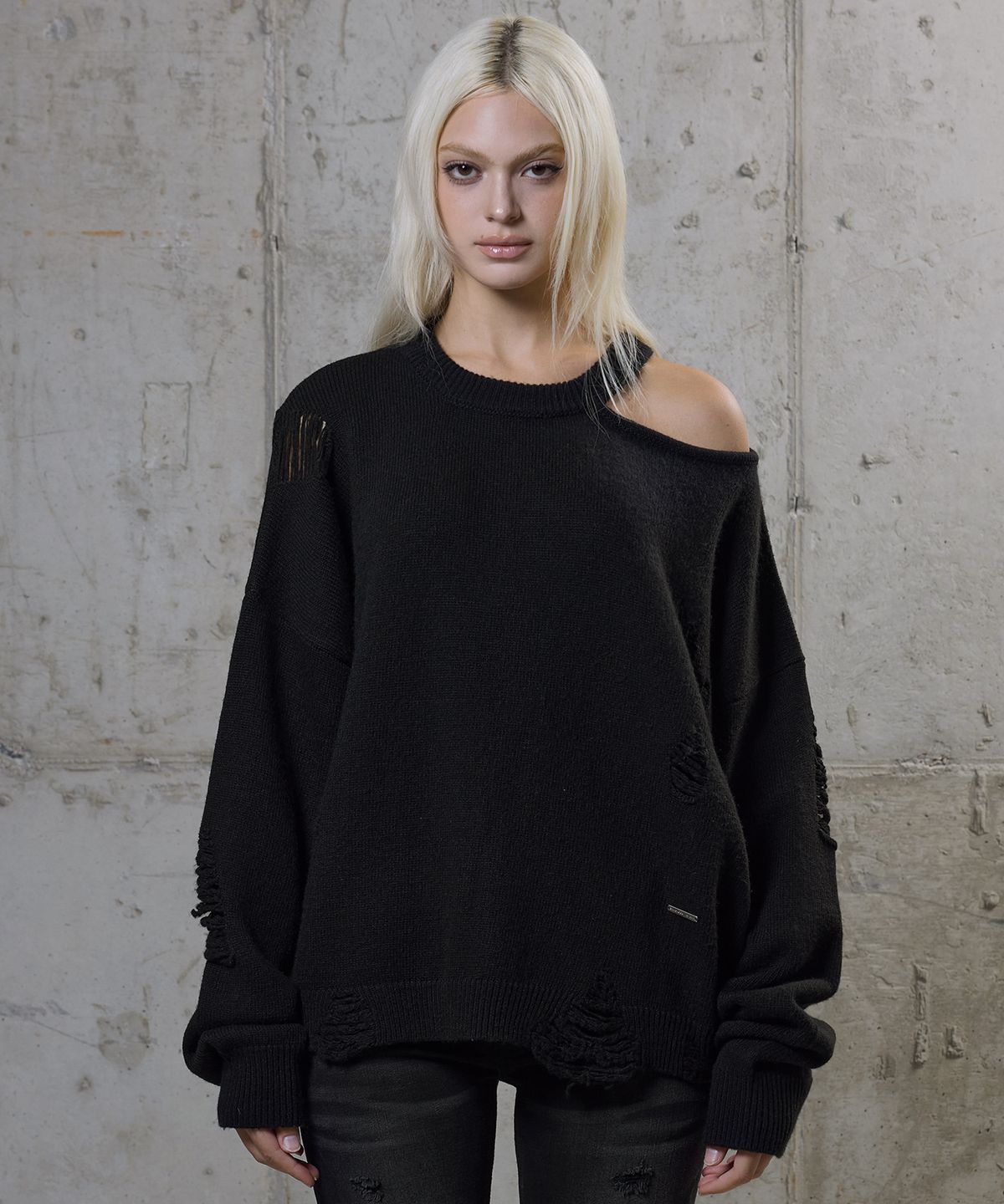 락케이크(ROCKCAKE) Distressed Cutout Knit - Black