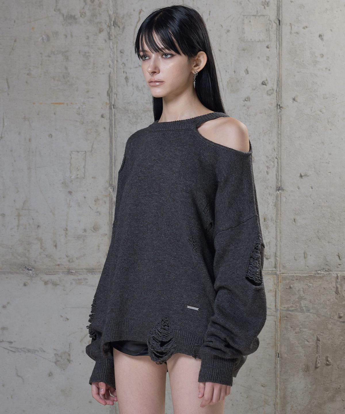락케이크(ROCKCAKE) Distressed Cutout Knit - Charcoal