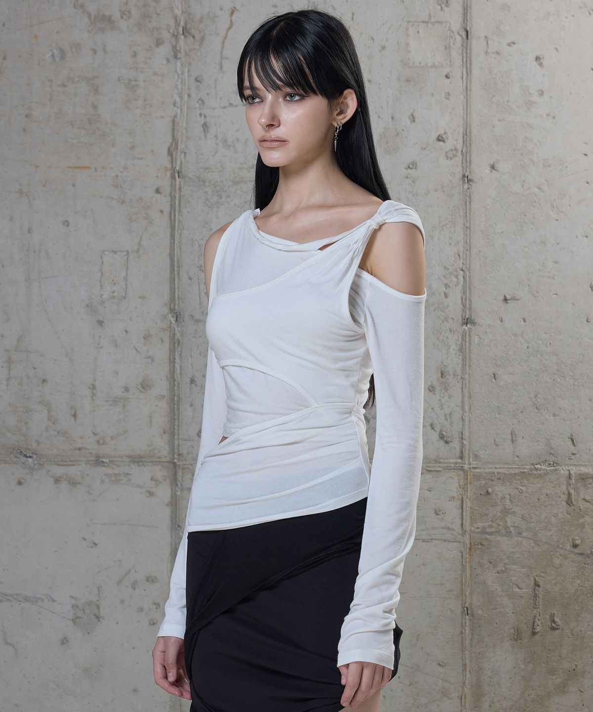 락케이크(ROCKCAKE) Gathered Off Shoulder Top - Ivory