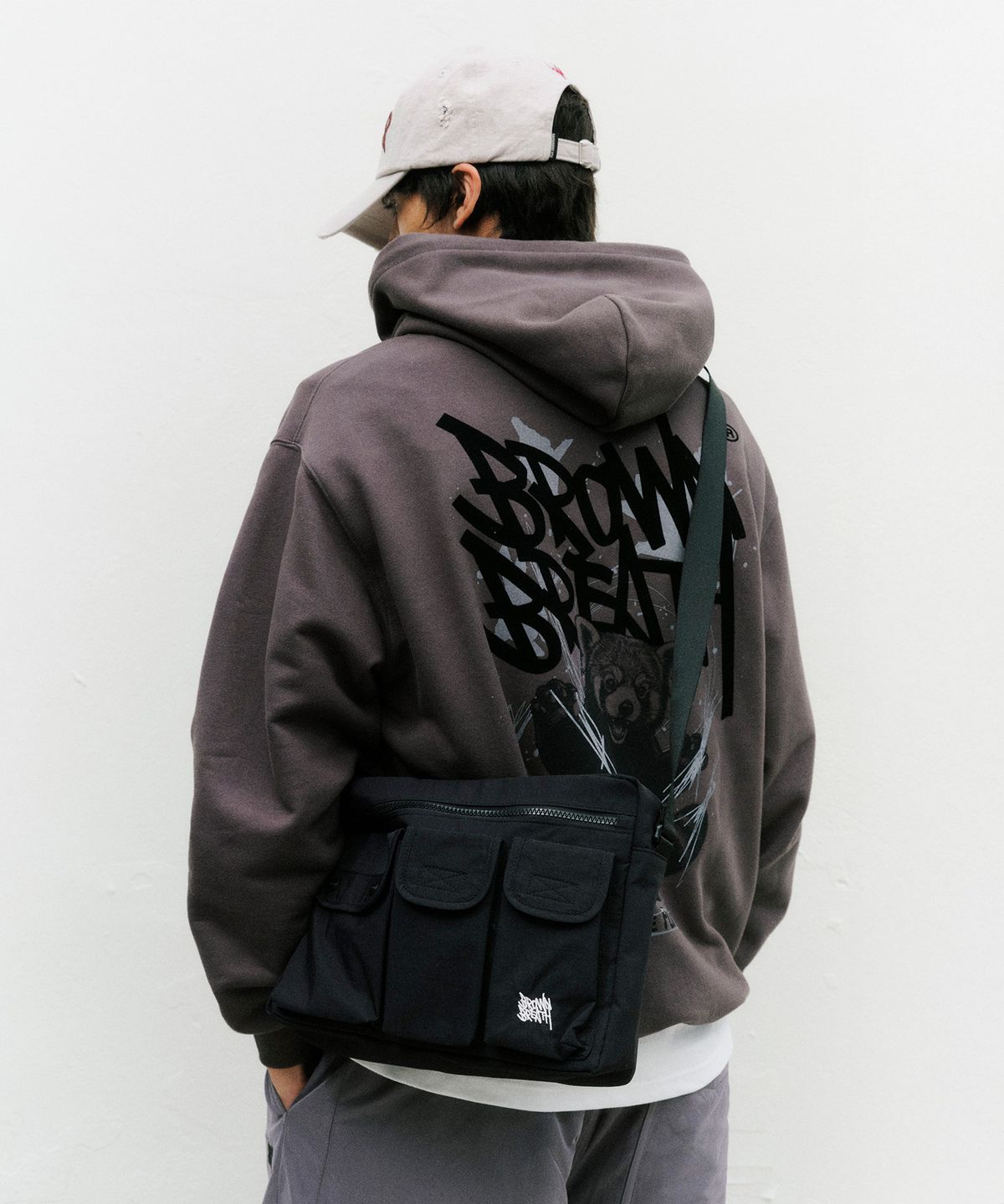 브라운브레스(BROWNBREATH) LESSER PANDA TAG HOODIE (3colors)