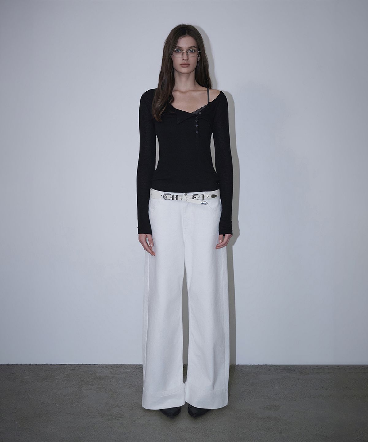 로타입(ROUGHTYPE) Unbalanced Henley Neck Sheer Long Sleeve - Black