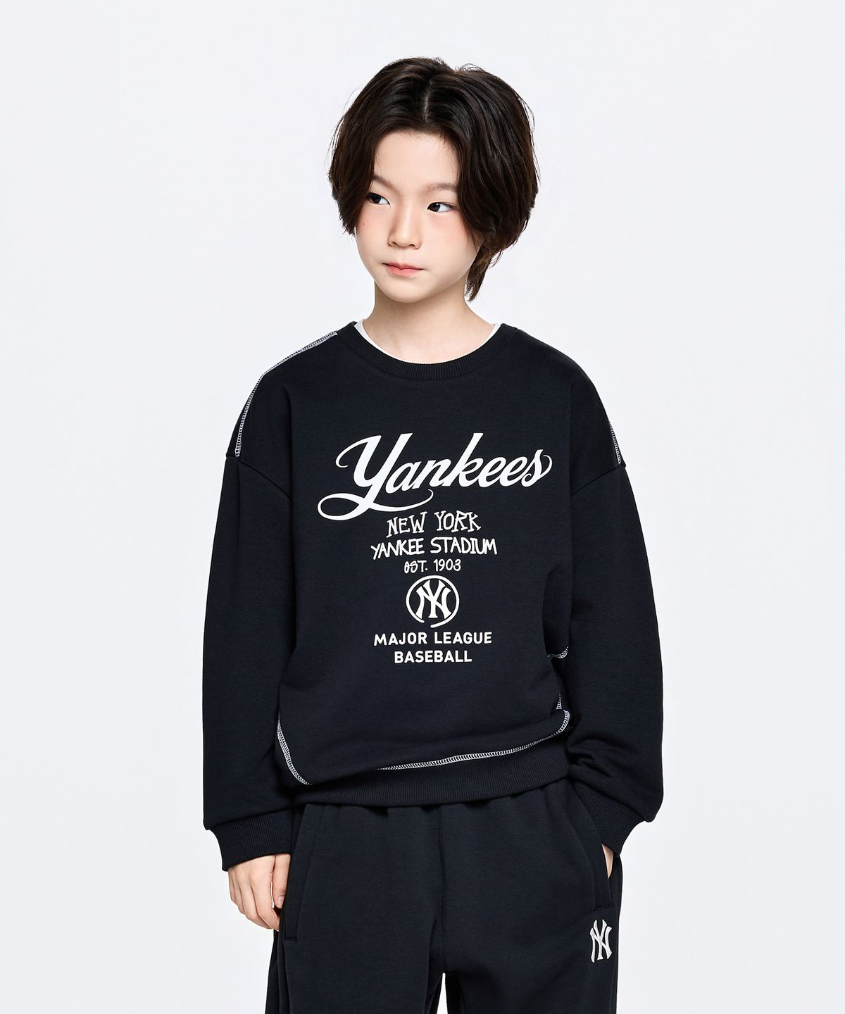 엠엘비 키즈(MLB KIDS) 스트릿 레터링 로고 맨투맨 NY (Black)