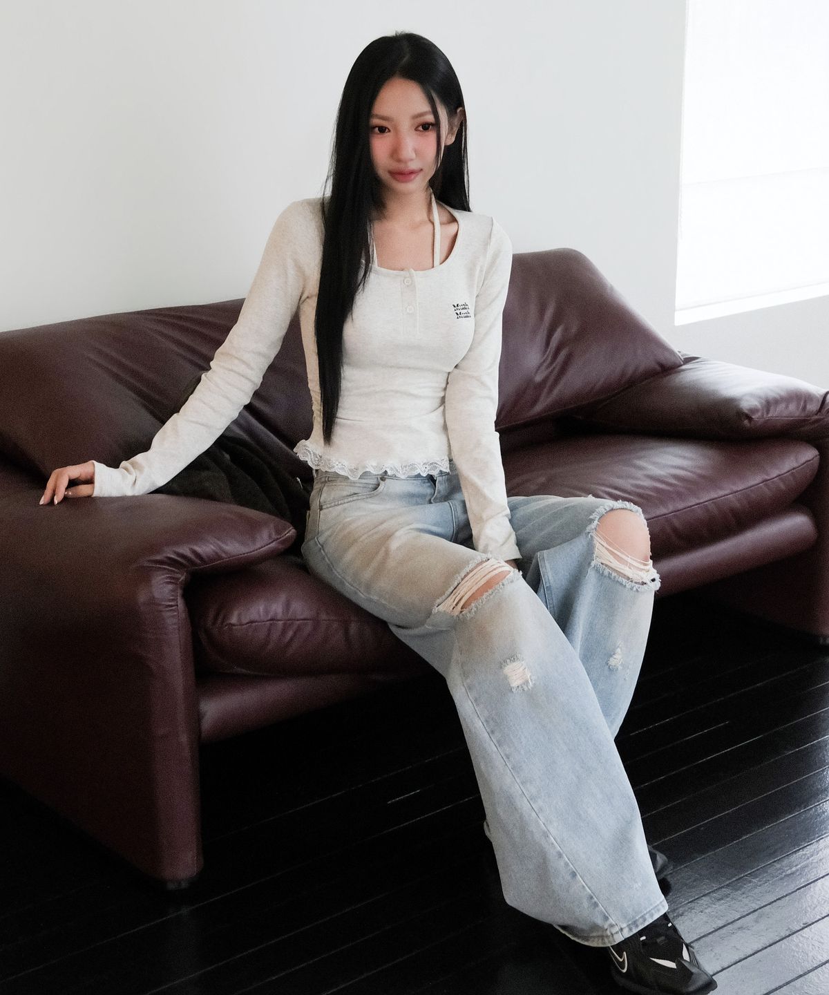무아무아(MUAHMUAH) 레이스 배색 홀터넥 티셔츠 [오트밀]