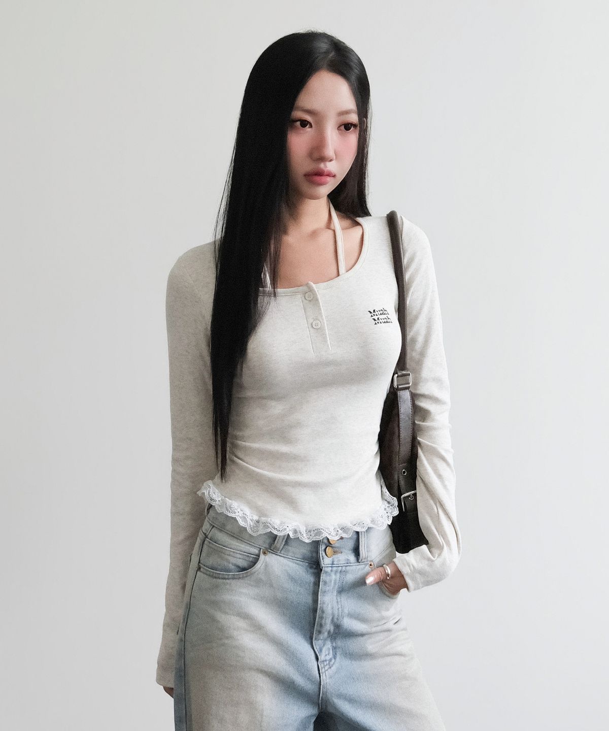 무아무아(MUAHMUAH) 레이스 배색 홀터넥 티셔츠 [오트밀]