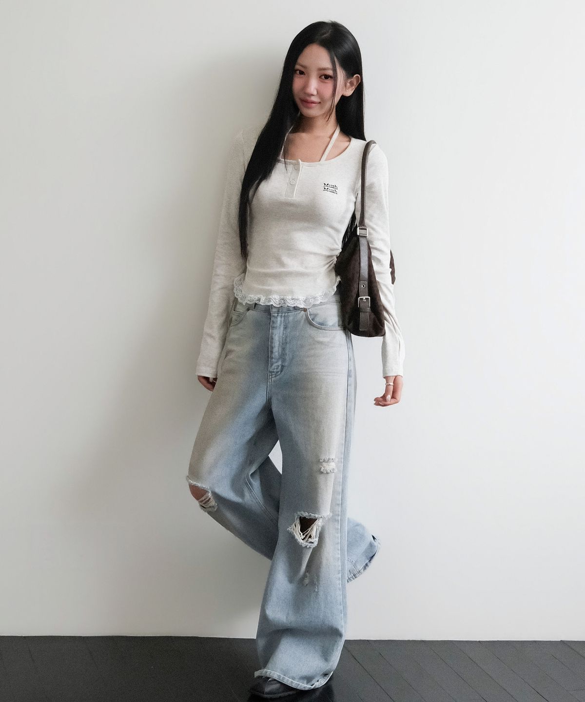 무아무아(MUAHMUAH) 레이스 배색 홀터넥 티셔츠 [오트밀]