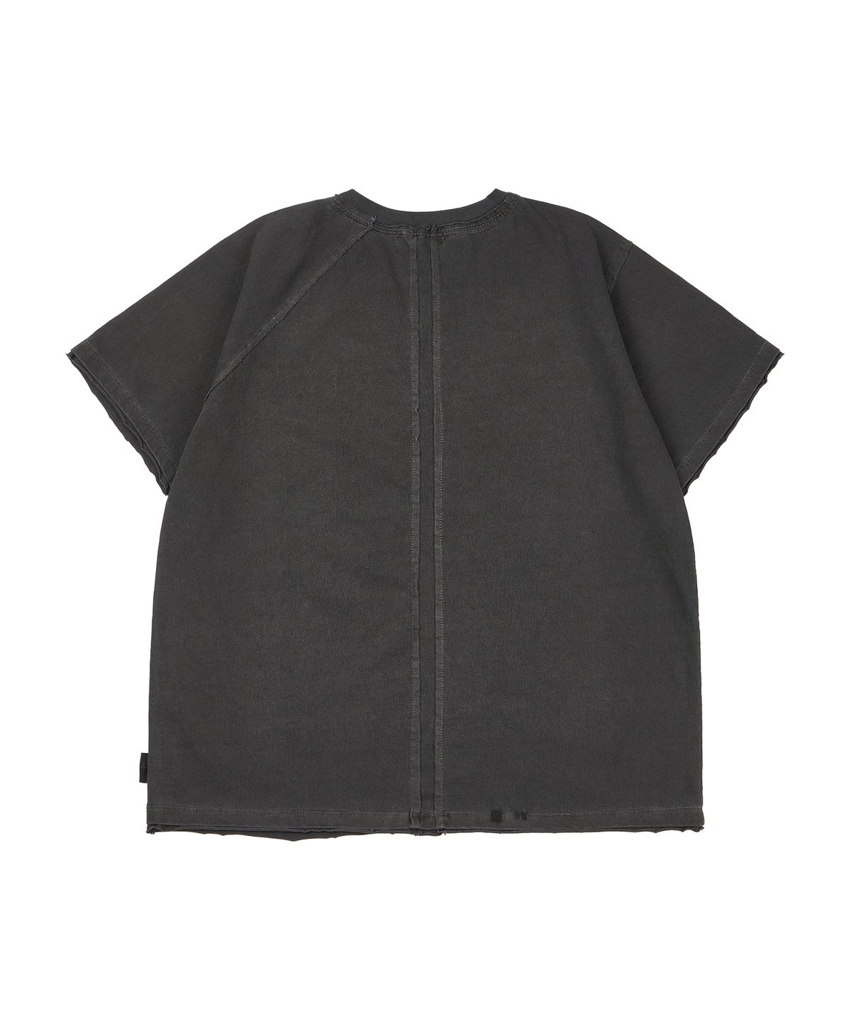 마사트(MASAT) Asymmetric Cut Off Short Sleeve _ Dark Gray