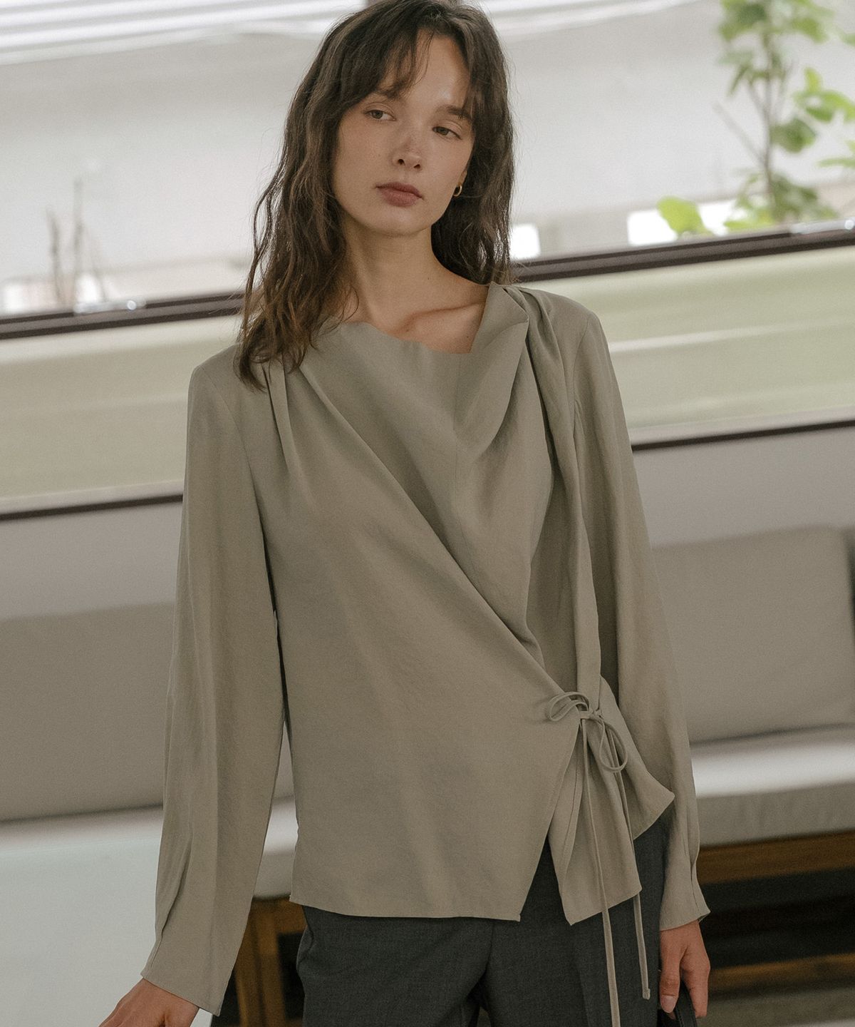 틸아이다이(TILL I DIE) Modal cowl wrap blouse [TIFA06BL01]_Ivory