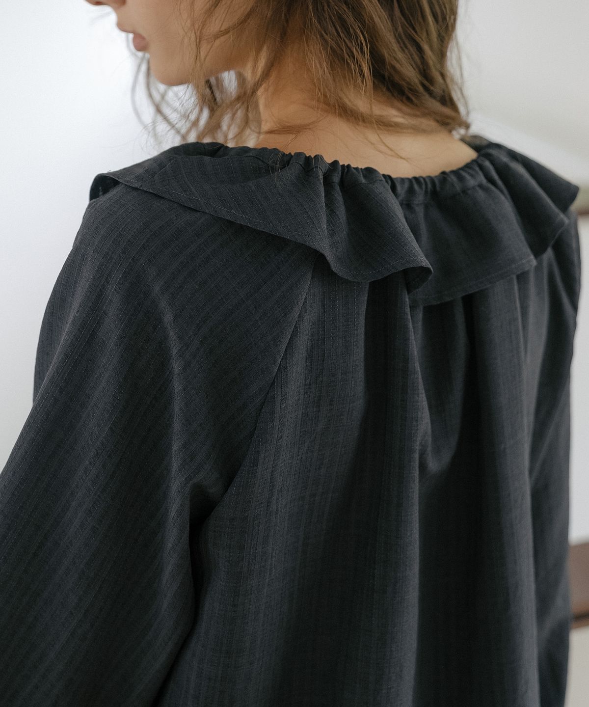 틸아이다이(TILL I DIE) Embroidered ruffle string blouse [TIFA06BL07]_Navy
