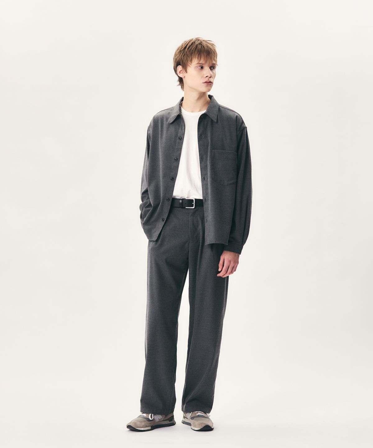 에스피오나지(ESPIONAGE) Cropped Big Pocket Shirt Dark Grey