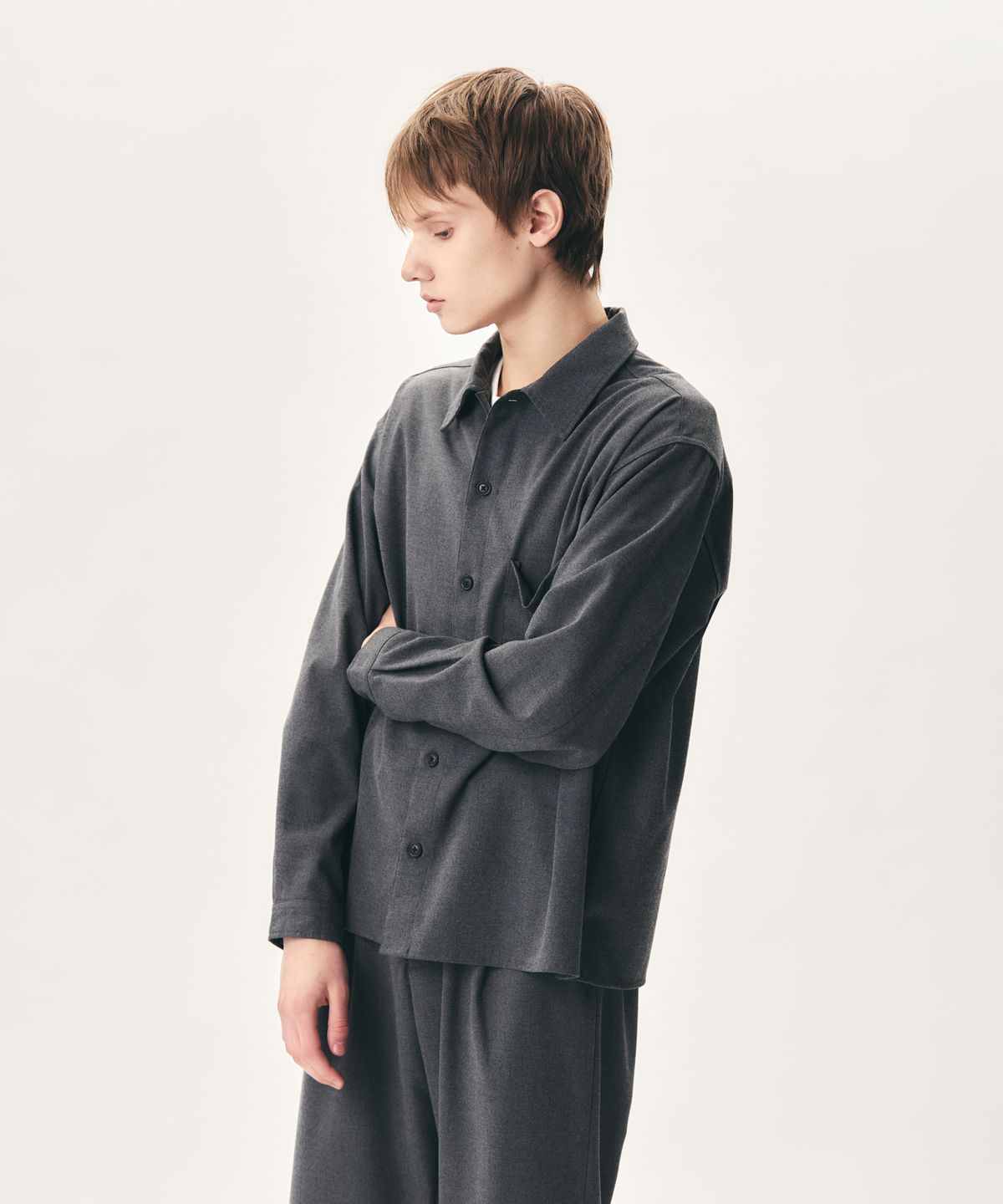 에스피오나지(ESPIONAGE) Cropped Big Pocket Shirt Dark Grey