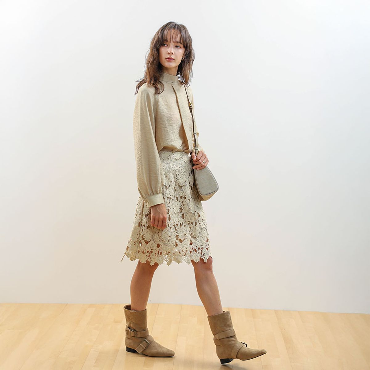 웬스데이딜라잇(WEDNESDAY DELIGHT) WD_Crochet lace midi skirt
