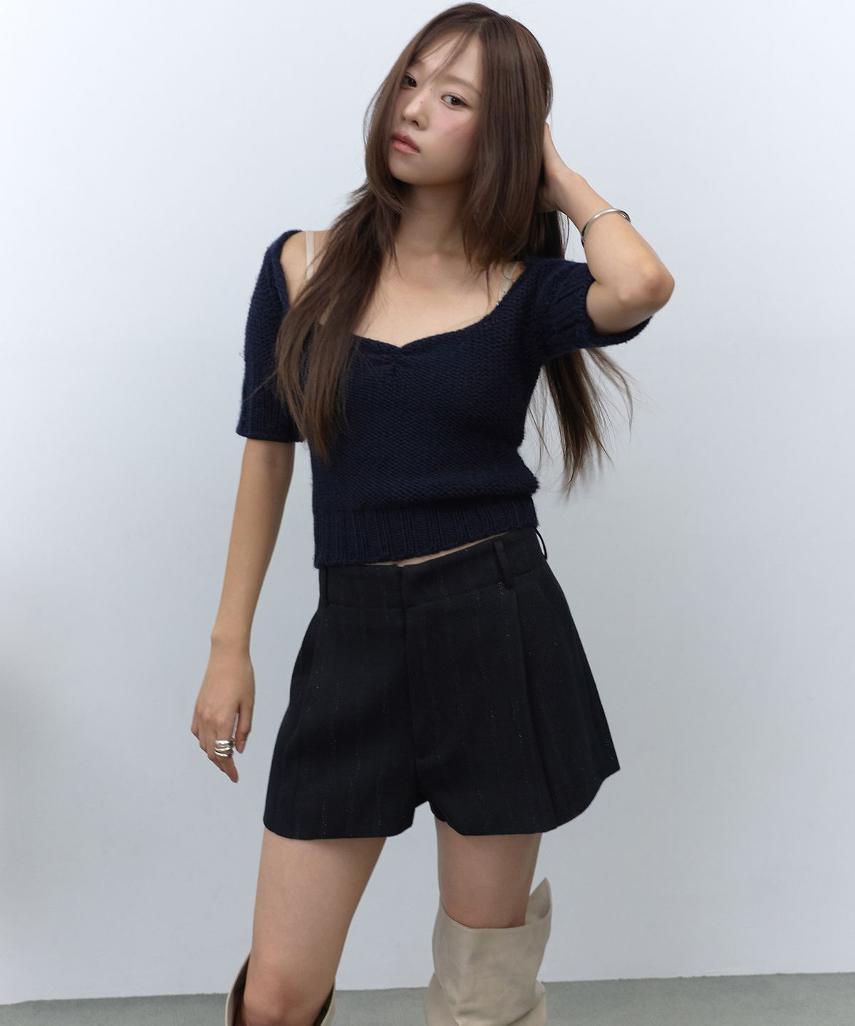 라피네아뜰리에(RAFFINE ATELIER) 모던 테일러드 반바지 블랙