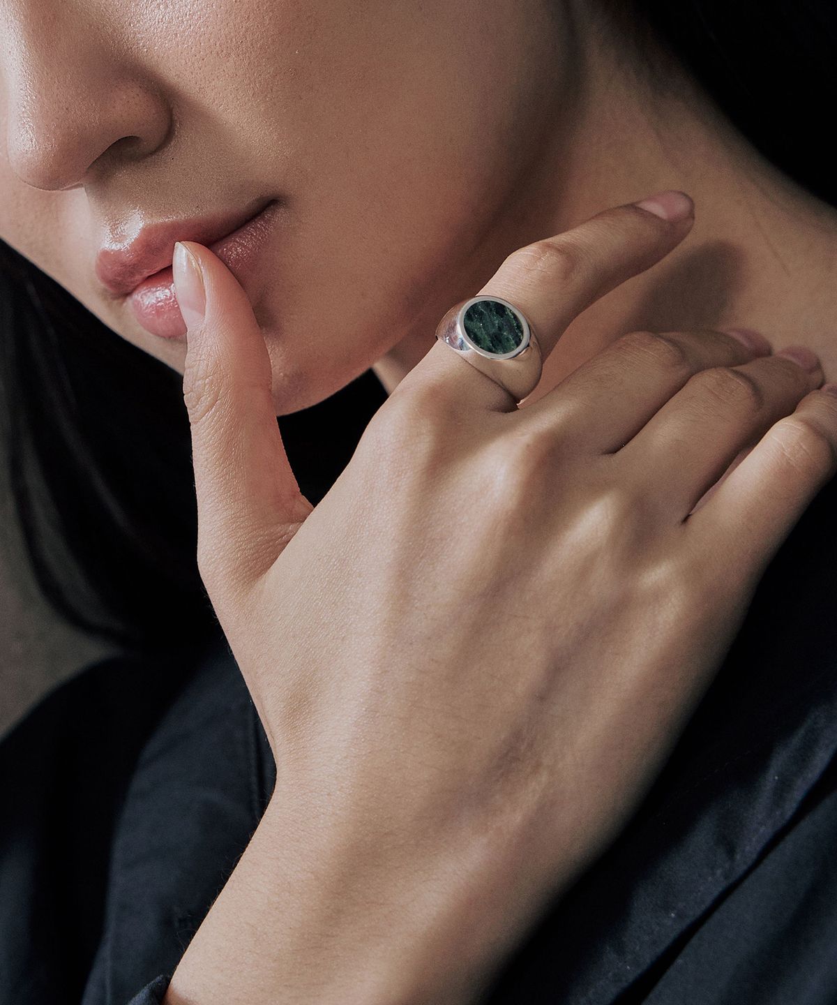 그라스마티네(GRASSE MATINEE) Oval Signet Ring Emel
