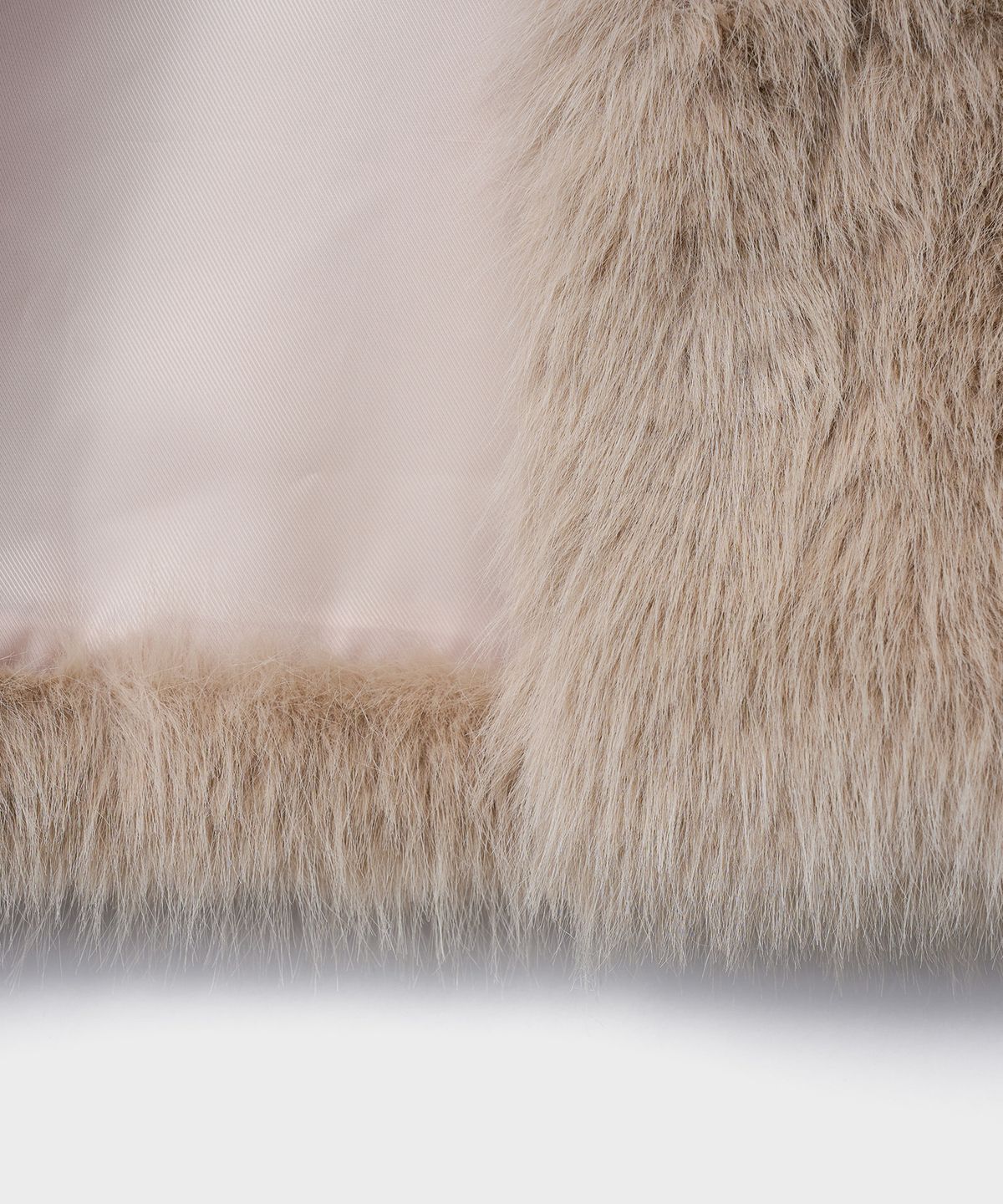 튜드먼트(TTUDEMENT) FAUX FUR SHORT JACKET_BEIGE
