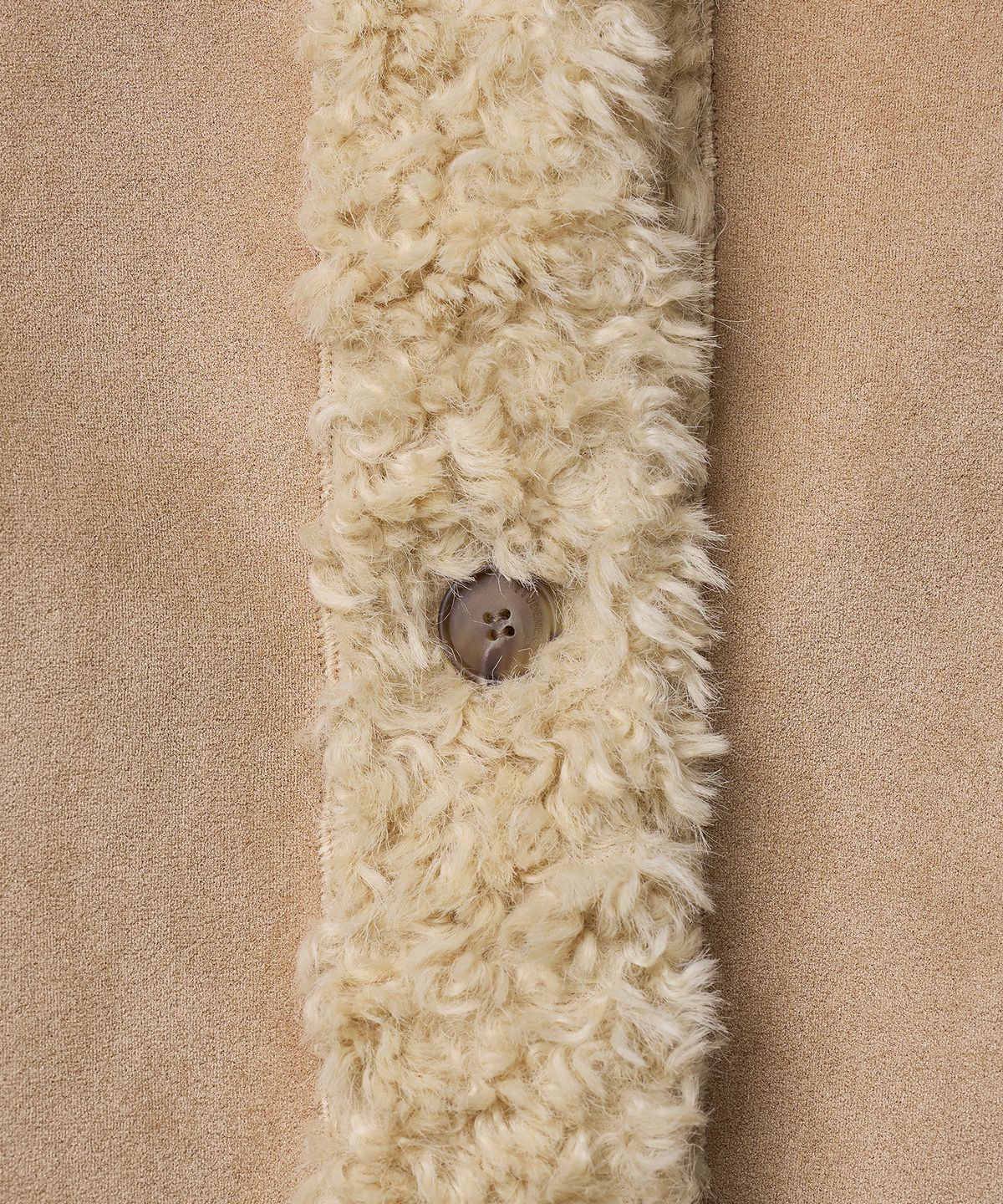 튜드먼트(TTUDEMENT) REVERSIBLE SHEARLING HALF COAT_BEIGE