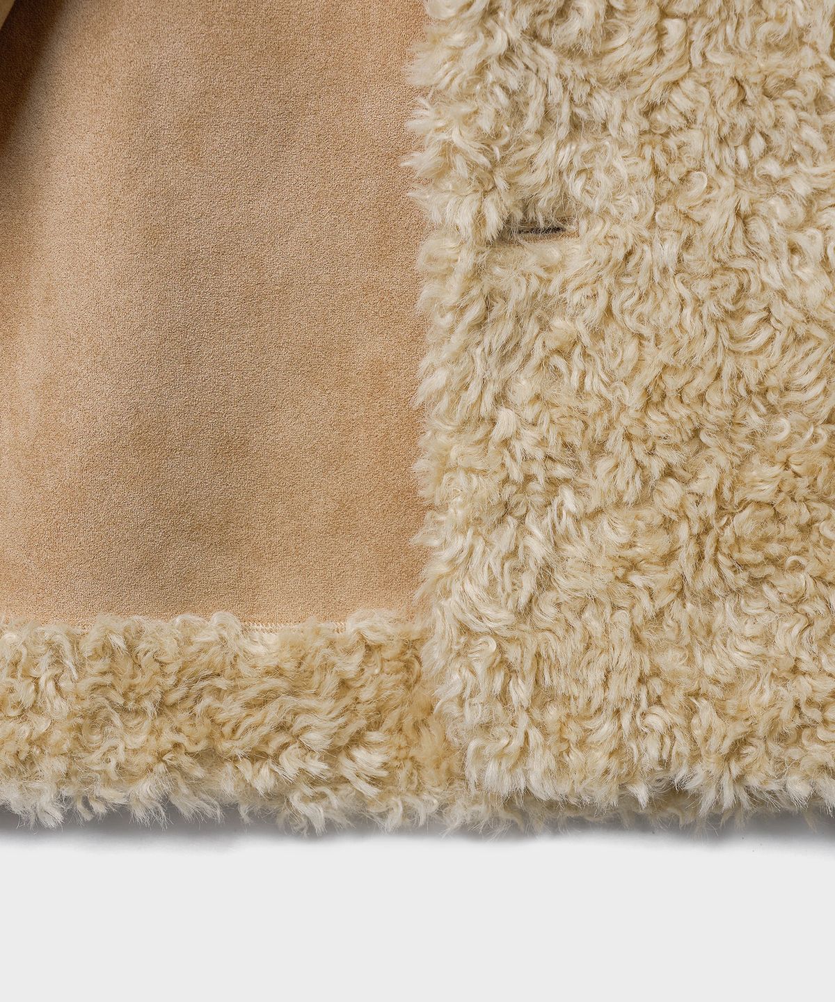 튜드먼트(TTUDEMENT) REVERSIBLE SHEARLING HALF COAT_BEIGE