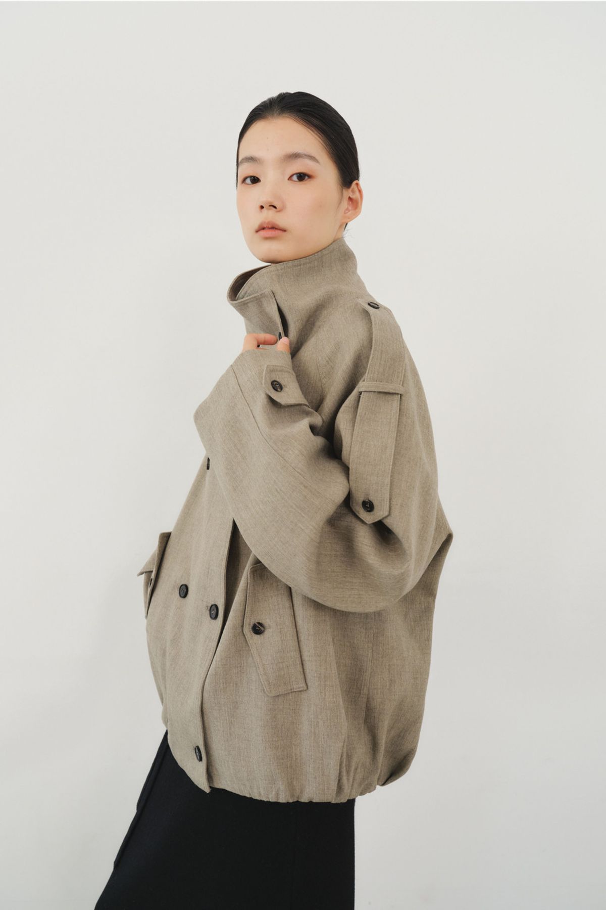 쿠메(KUMÉ) Wool Blend Double-Breasted Short Trench Coat,  Beige