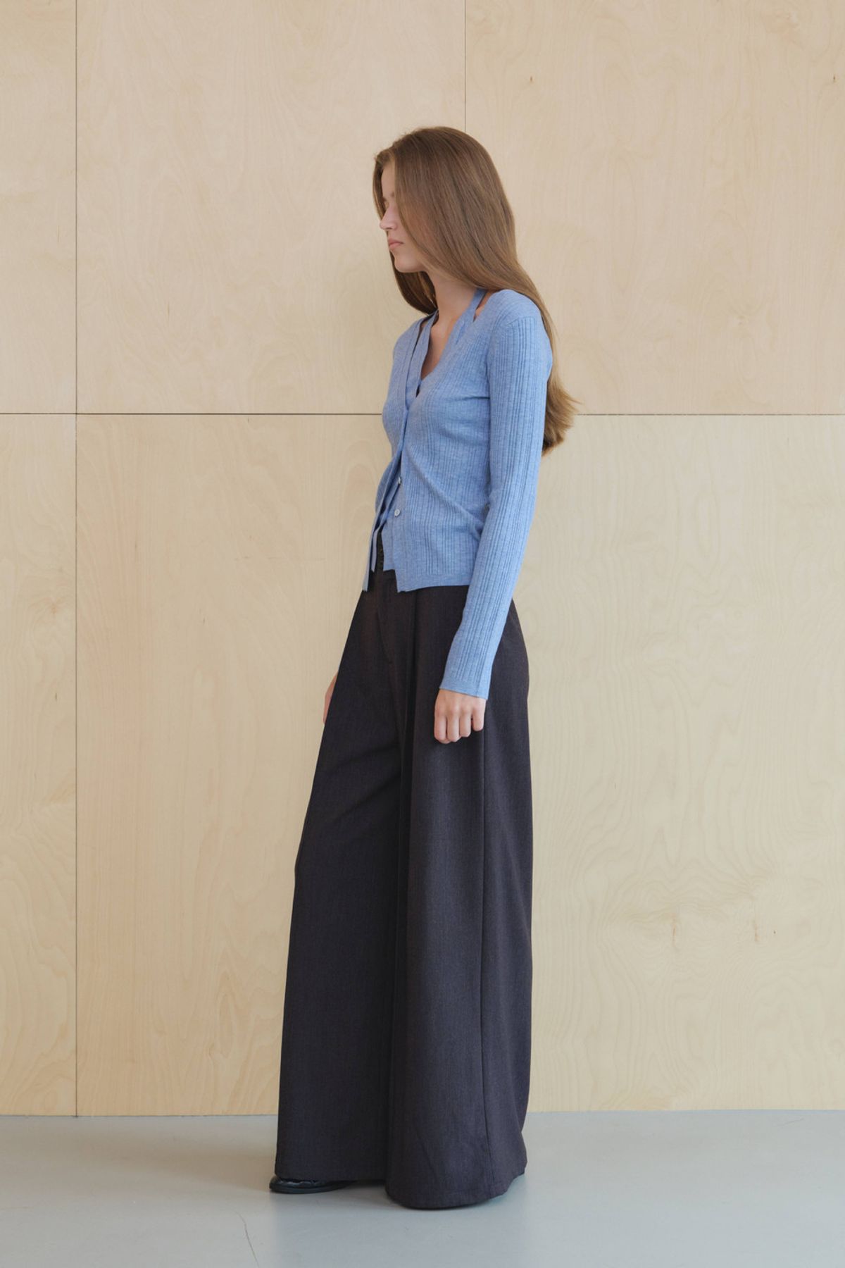 쿠메(KUMÉ) High-Waisted Pleated Wide Pants, Charcoal