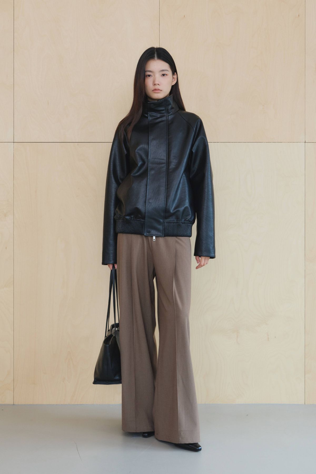쿠메(KUMÉ) High-Waisted Pleated Wide Pants, Brown