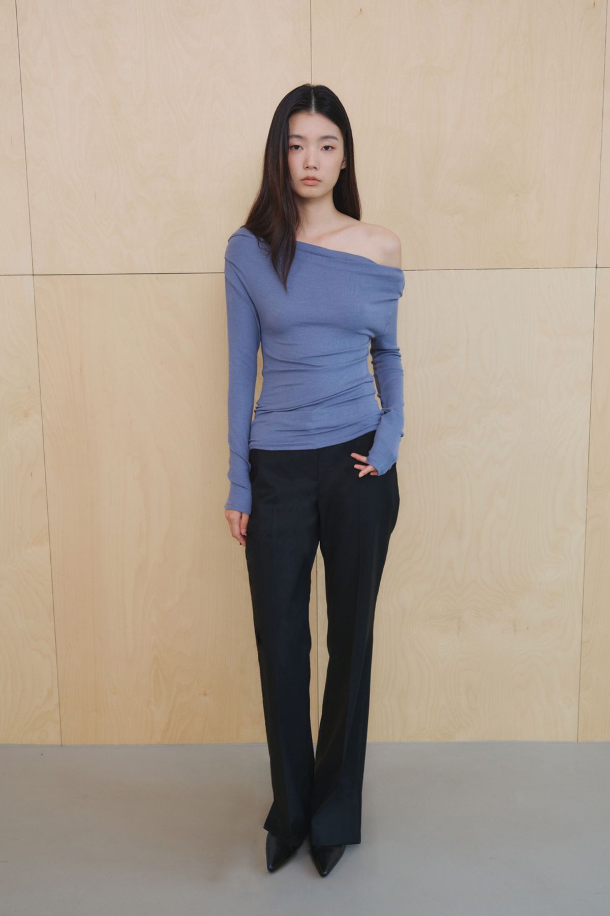 쿠메(KUMÉ) Belted Slit-Hem Wool Blend Pants, Black
