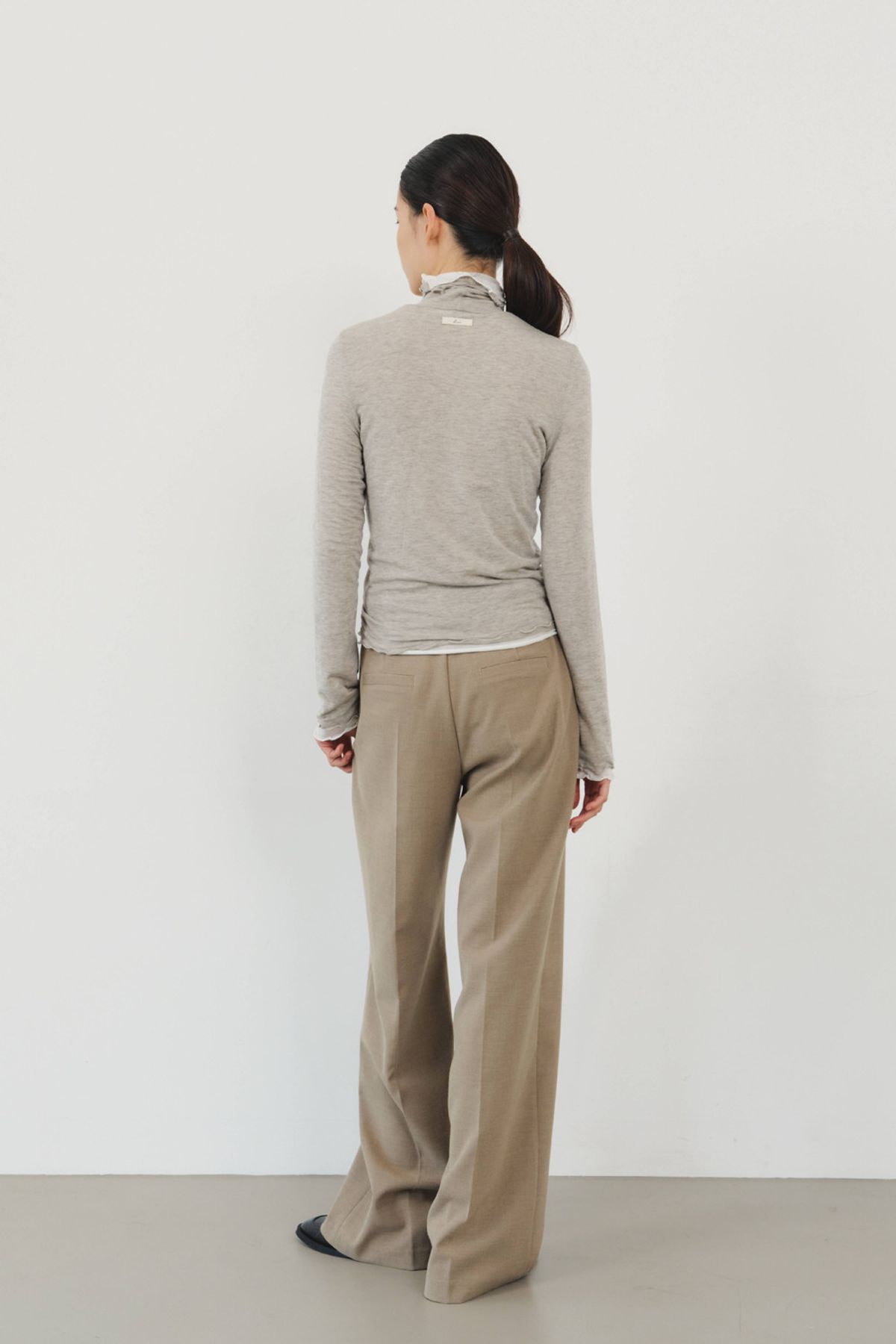 쿠메(KUMÉ) Layering Turtleneck Top, Melange Beige