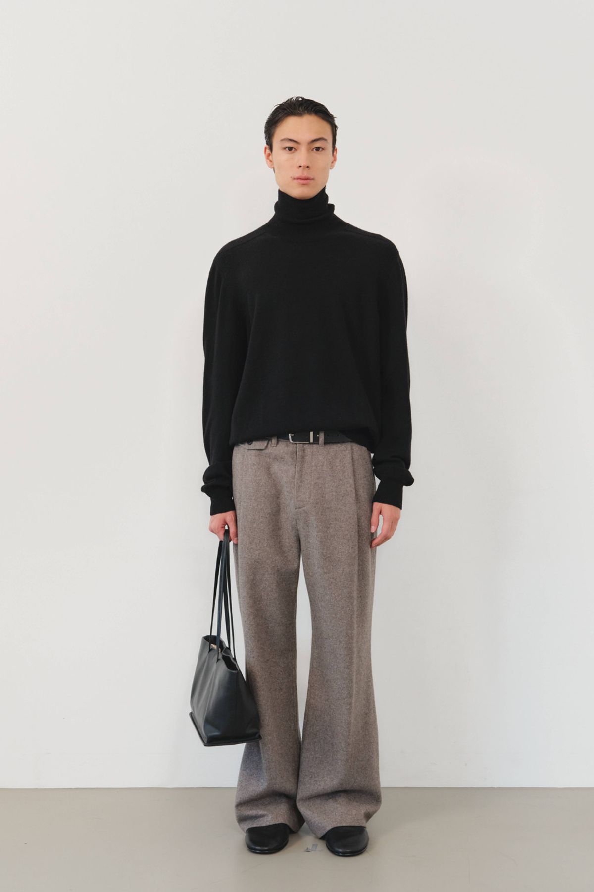 쿠메(KUMÉ) Men Pure Wool Turtleneck Knit, Black